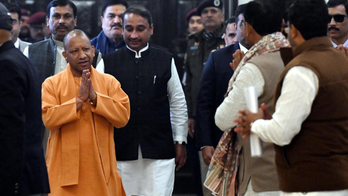 ‘Two namoone’ who flee when serious matter comes up, says Yogi Adityanath; Akhilesh Yadav hits back